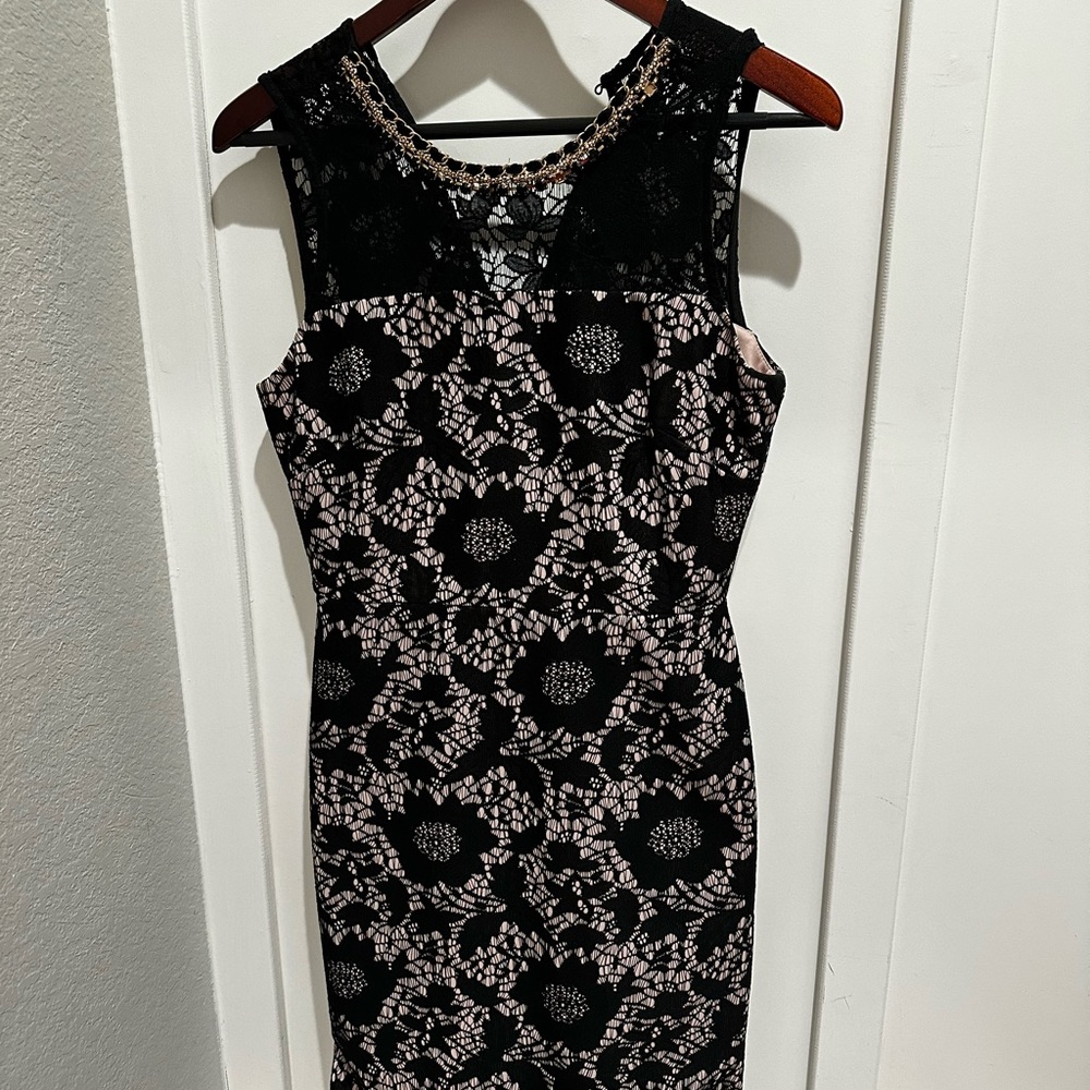 Jessica Simpson Black/nude lace dress